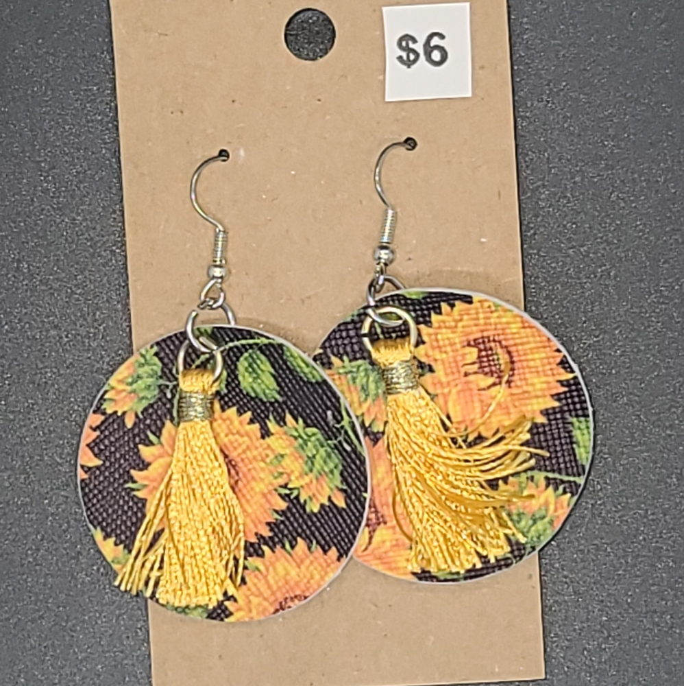 Leather earrings